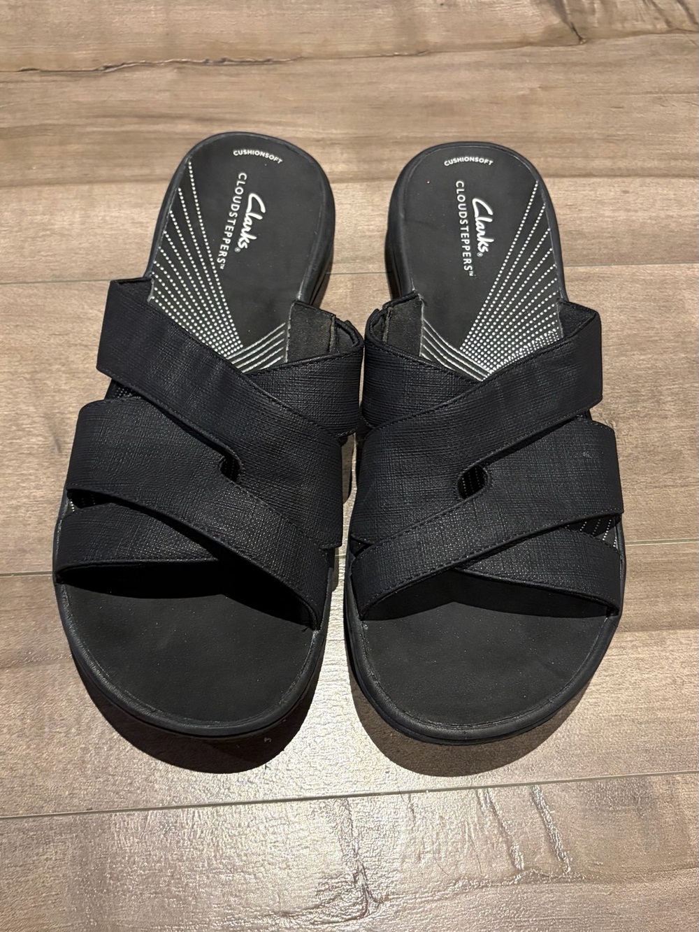 Clarks Cushionsoft Cloudsteppers Cross-Strap Slide Sandals (Pre-Loved)